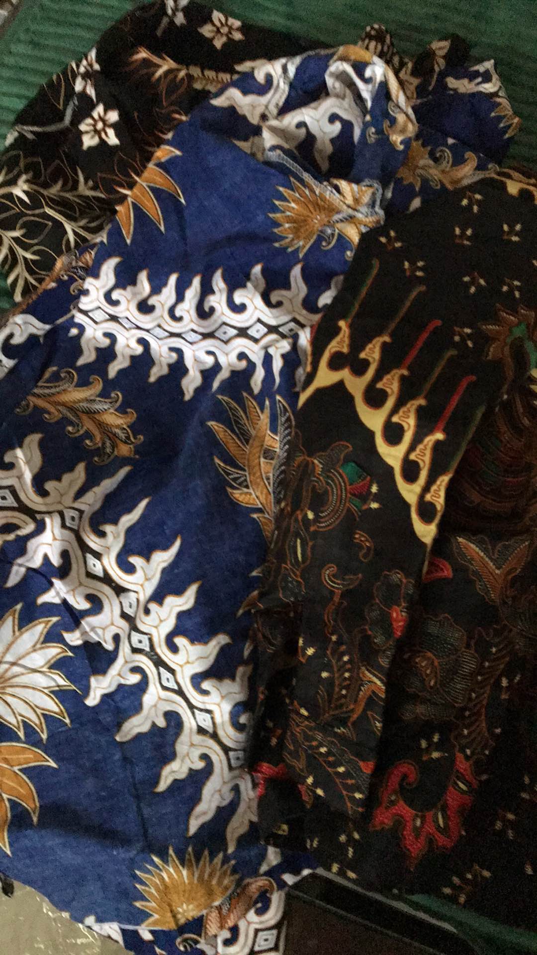 Gurdo Pari Kemeja Batik Pria Reguler Fit Lengan Panjang Modern Ori Dasar Hitam