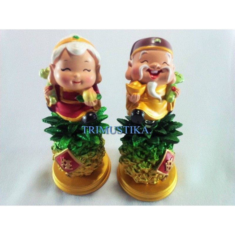 Patung Dewa Bumi sepasang peer