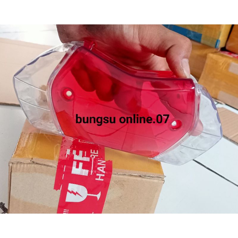 KACA MIKA LAMPU STOP BELAKANG KARISMA