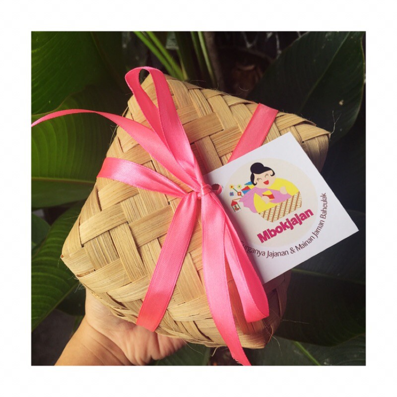 

BESEK KADO BAMBU