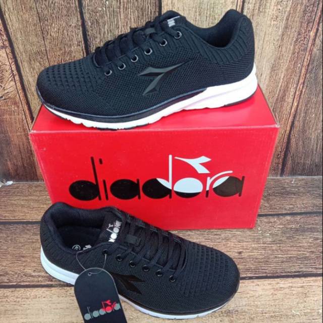 SEPATU RUNNING PRIA (Diadora) HITAM - ROMEO | SEPATU OLAHRAGA | SEPATU OUTDOOR |SEPATU INDOOR