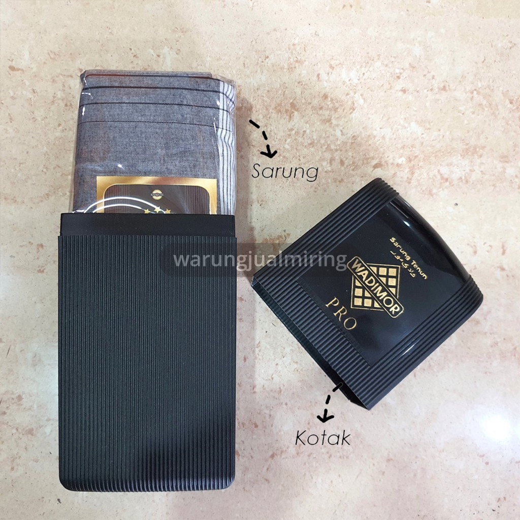 SARUNG WADIMOR PRO KEMASAN HARDCASE KAIN TENUN PREMIUM EKSKLUSIF MOTIF HITAM PUTIH WARNA SOUVENIR