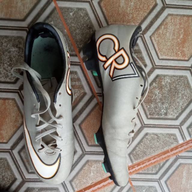 Sepatu Bola Nike Mercurial CR7