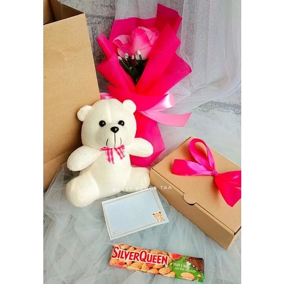 

hampers/ hadiah valentine/ hadiah wisuda/ coklat/ buket bunga/ boneka