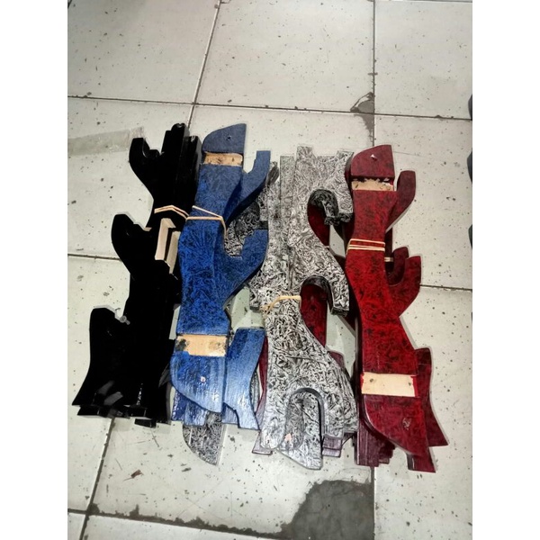

satu set tatakan kayu.satu kardus