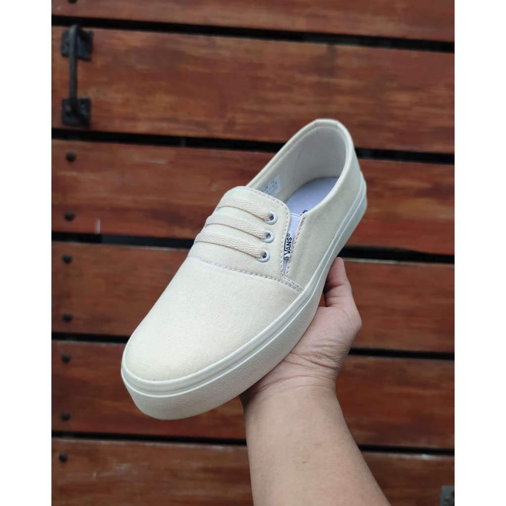 SEPATU SLIP ON PRIA DAN WANITA 010 CREAM/SEPATU KERJA/SEPATU SANTAI/SEPATU KASUAL/SEPATU PRIA DAN WANITA