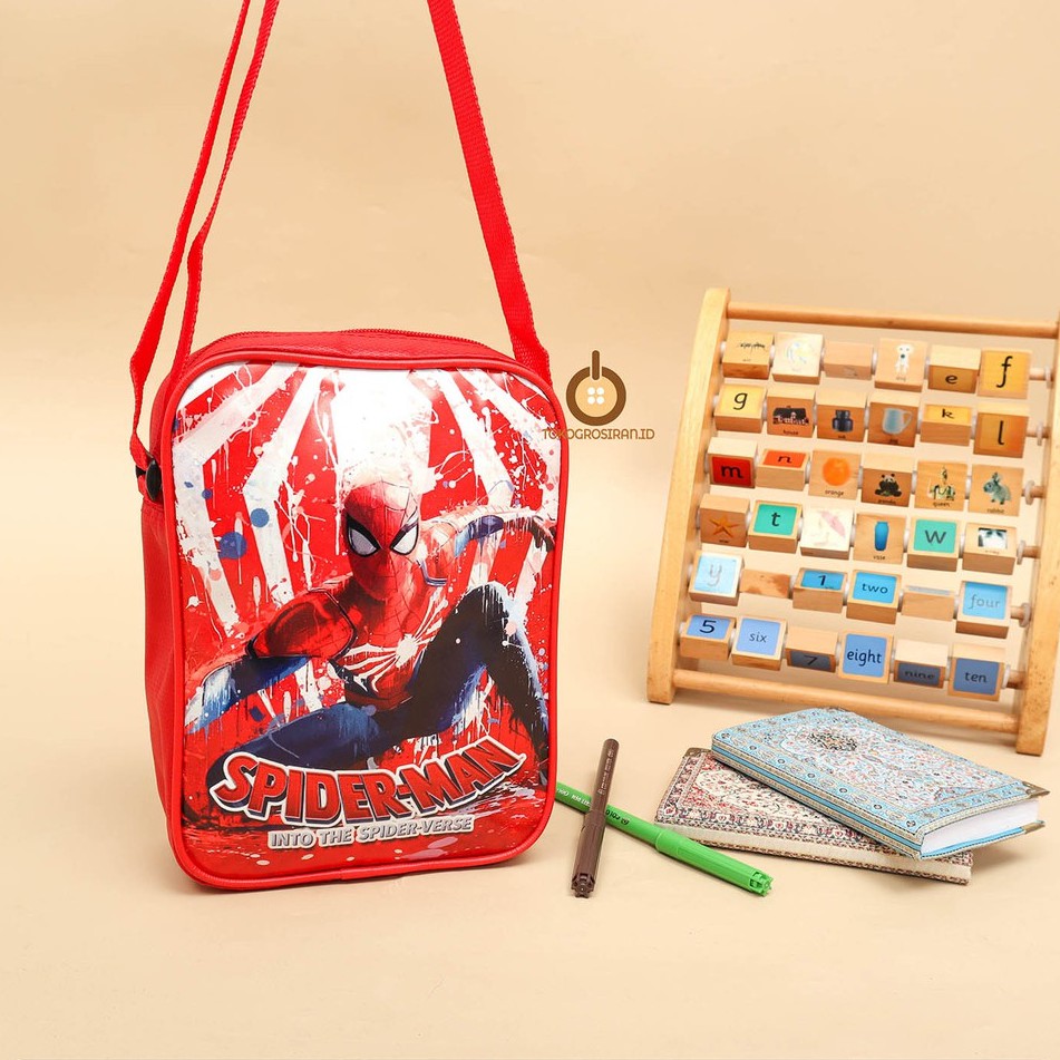 TOKOGROSIRAN.ID - TAS SELEMPANG ANAK MUAT BUKU IQRO BATMAN CAPTAIN CARS SPIDERMAN IRONMAN TAS ANAK