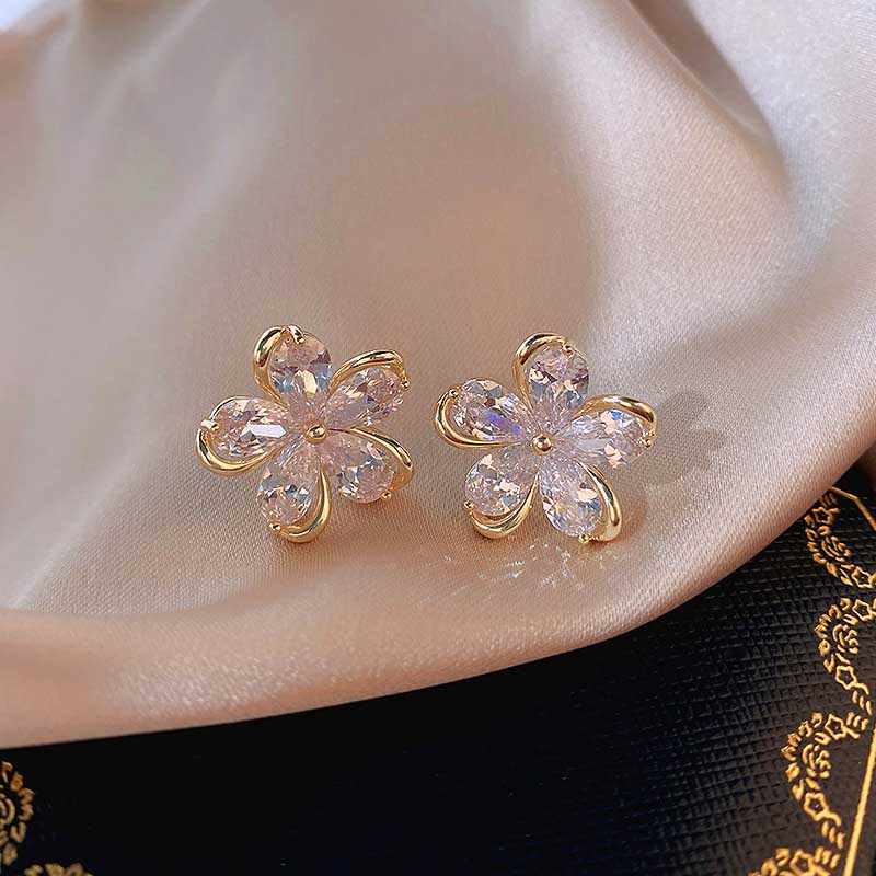 Anting Stud Desain Bunga Aksen Kristal Berlian Bahan S925 Silver Gold Gaya Korea Untuk Wanita