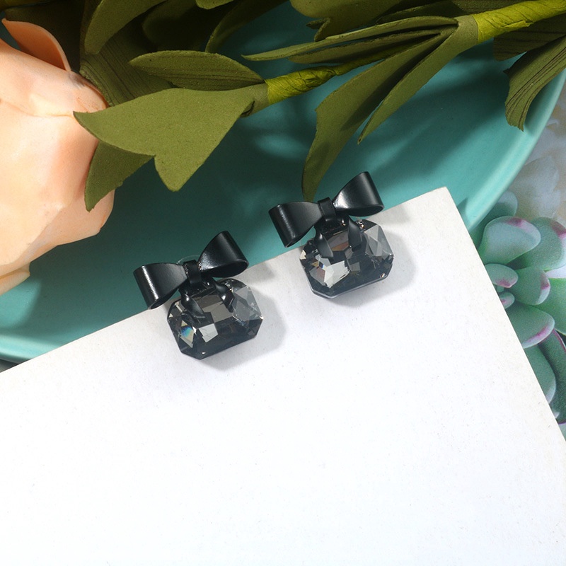 Anting 925 Silver Needle Bentuk Pita Warna Hitam