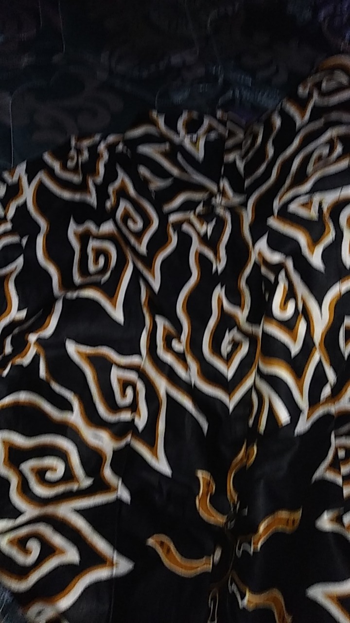 Kemeja Batik Pria Lengan Panjang Sogan