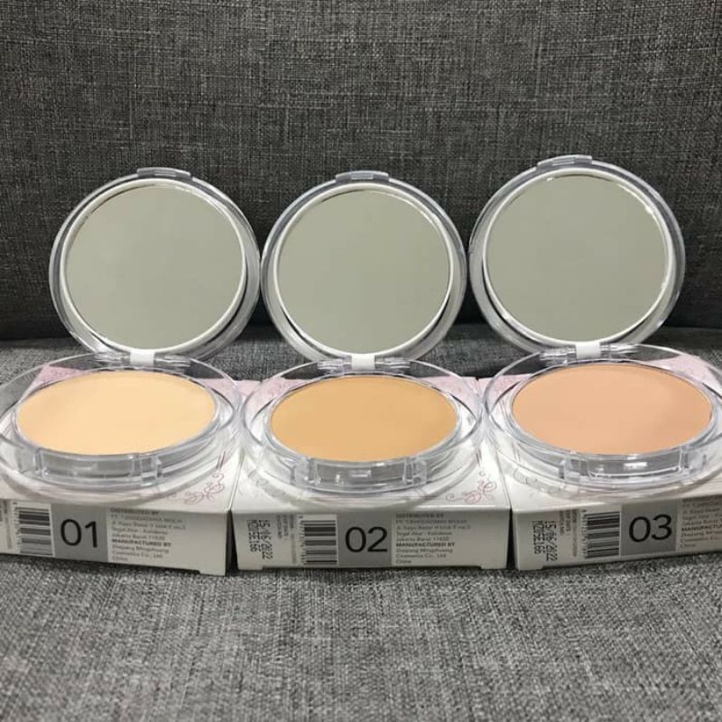 MADAME GIE TWO WAY CAKE / MADAME GIE BEDAK PADAT