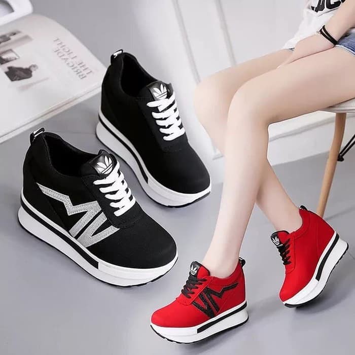 Sepatu Boots ELEXTRA Boots Wanita Tebal Nyaman HITAM & MERAH