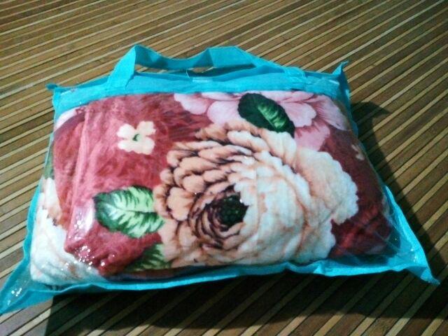 Selimut Bulu Dewasa Tebal