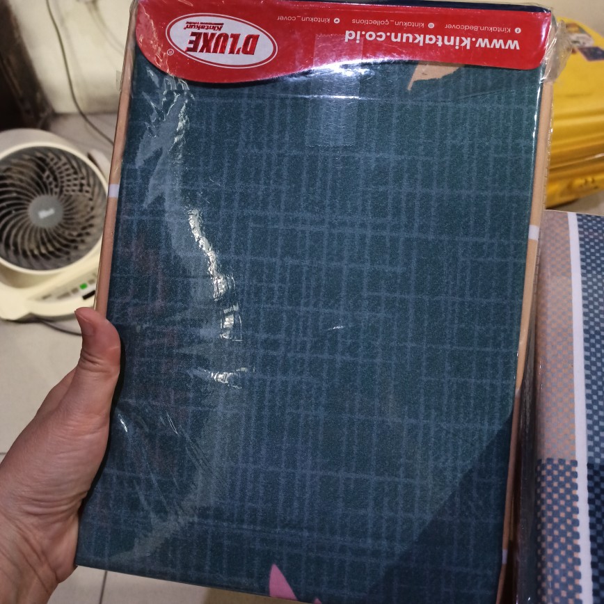 Sprei Single Kintakun Dluxe Flat 120x200cm/100x200cm T20cm 4kaki/3kaki Motif Minimalis Termurah