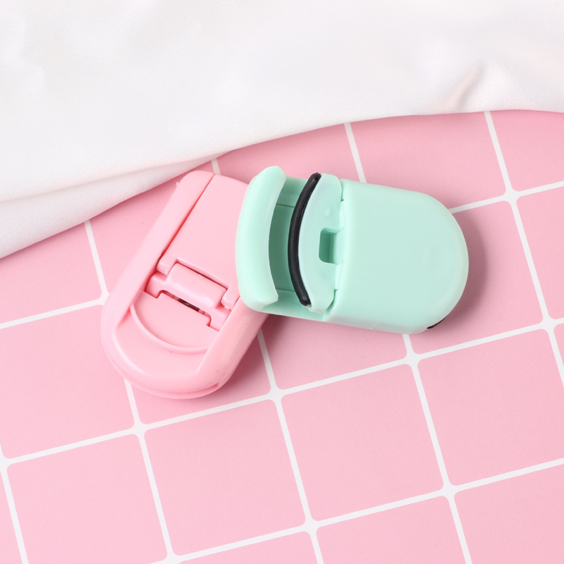 Eyelash curler/Candy color/Macaron color mini portable eyelash curler/Japan and South Korea eyelash curler/Penjepit bulu mata / penjepit bulu mata portabel mini / penjepit bulu mata / alat kecantikan bulu mata / bantuan bulu mata