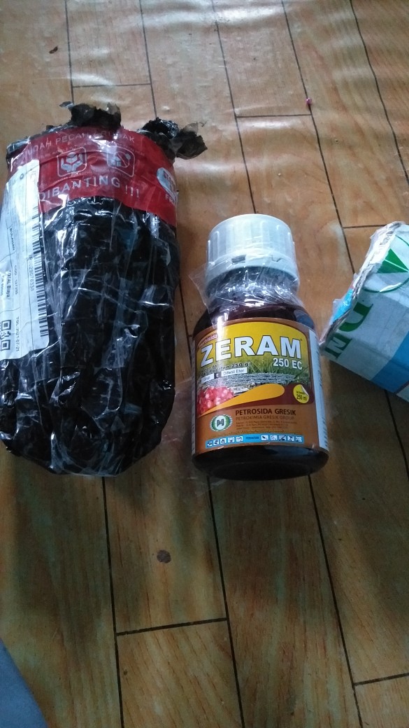 Herbisida Zeram 250 Ml Obat Pembasmi Gulma