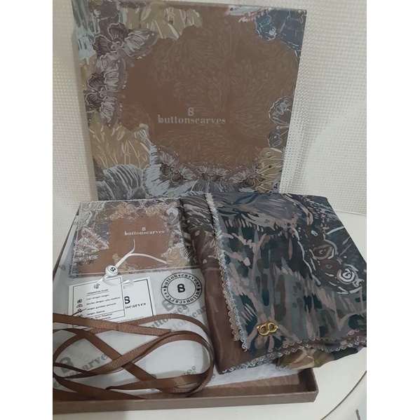Preloved Buttonscarves Farsha Series "Rustic Brown"
