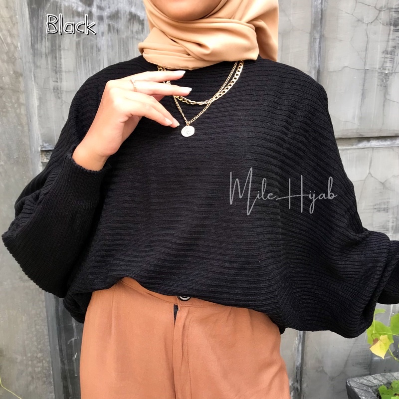 Kalila Batwing Sweater Rajut Premium-Black