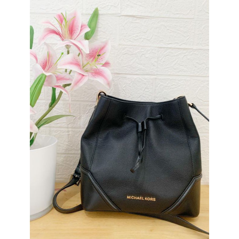Michael Kors Nicole bucket