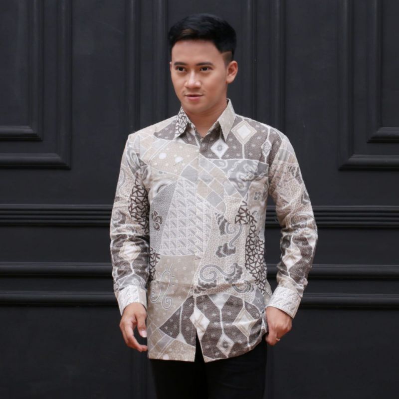 Batik Pria Lengan Panjang BATIK HARUM HRB026 motif KERATONAN Kode 002 size M L XL XXL Reguler