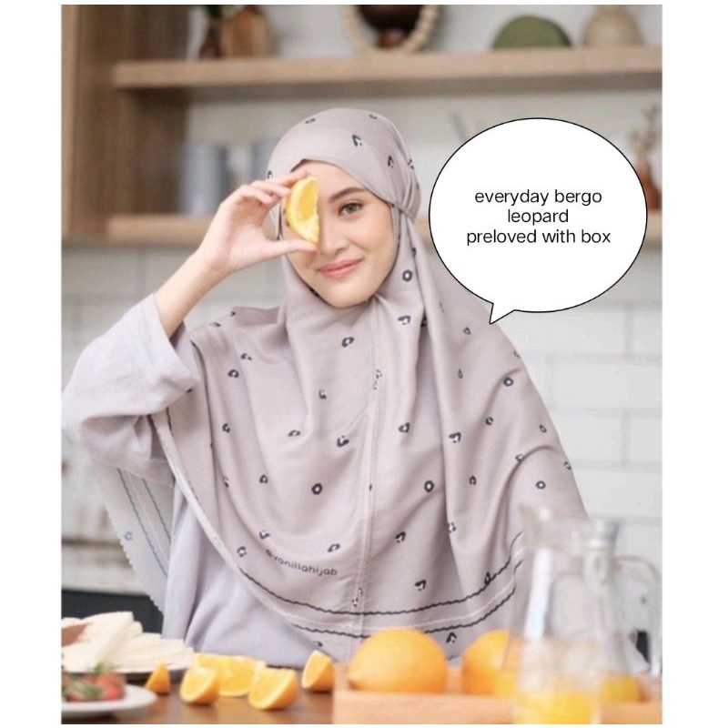 everyday bergo vanilla hijab preloved