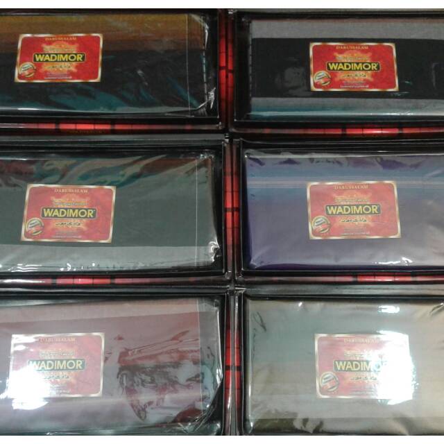 Kain sarung tenun wadimor