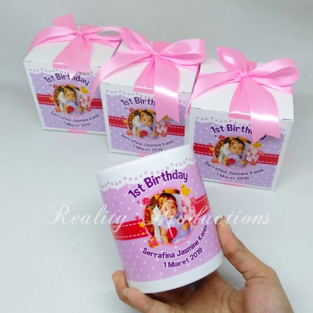 Grosir Souvenir Mug Ultah Aqiqah Kemasan Box Sticker Pita Desain Custom Minimal 24 Pcs