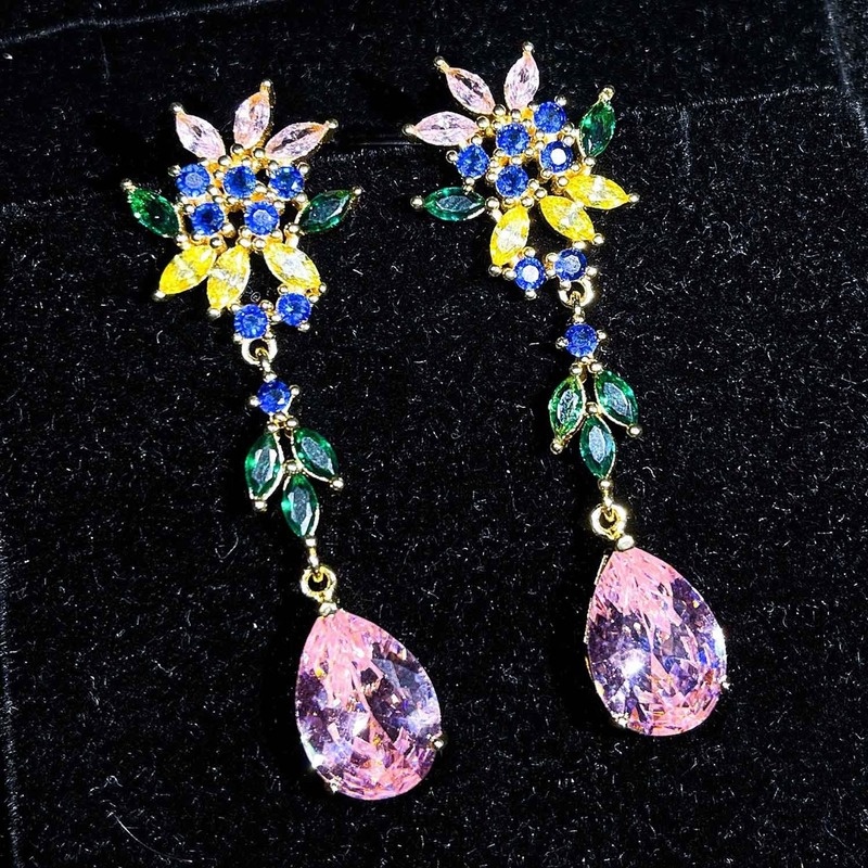 Fashion Luxury Pink Diamond Earrings Inlaid with Colored Gems