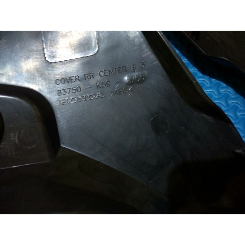 COVER RR CENTER -COVER PET ATAS STOP LAMP VARIO 125-150 NEW ALL 2018- 2019 ORIGNAL K59