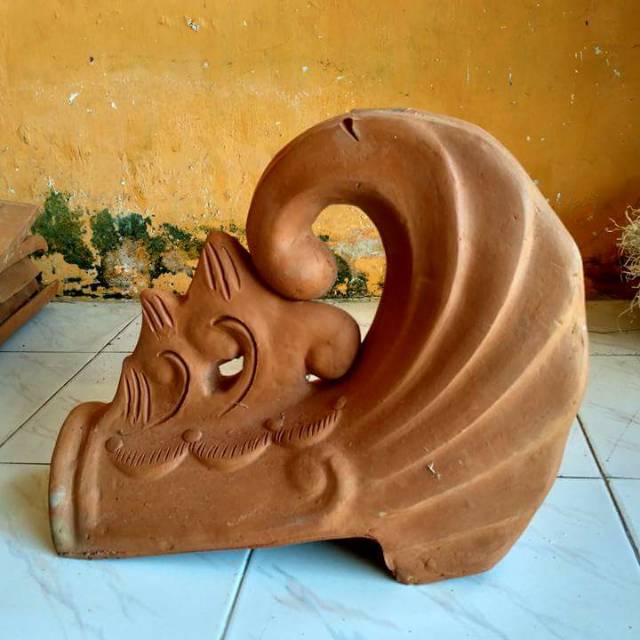 wuwung pinggiran/genteng ujung hias  murah mewah (free packing kayu)