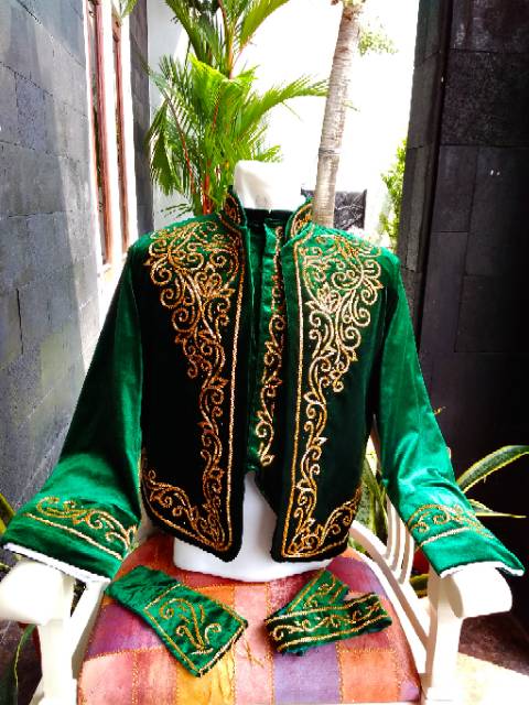 Set baju manten hijau