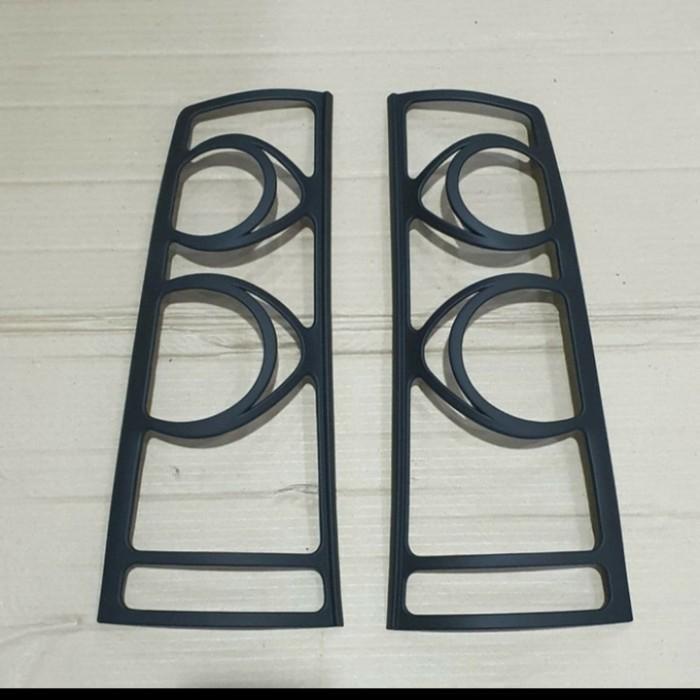 garnish list cover lampu belakang hitam doff Avanza Xenia 2008-2011