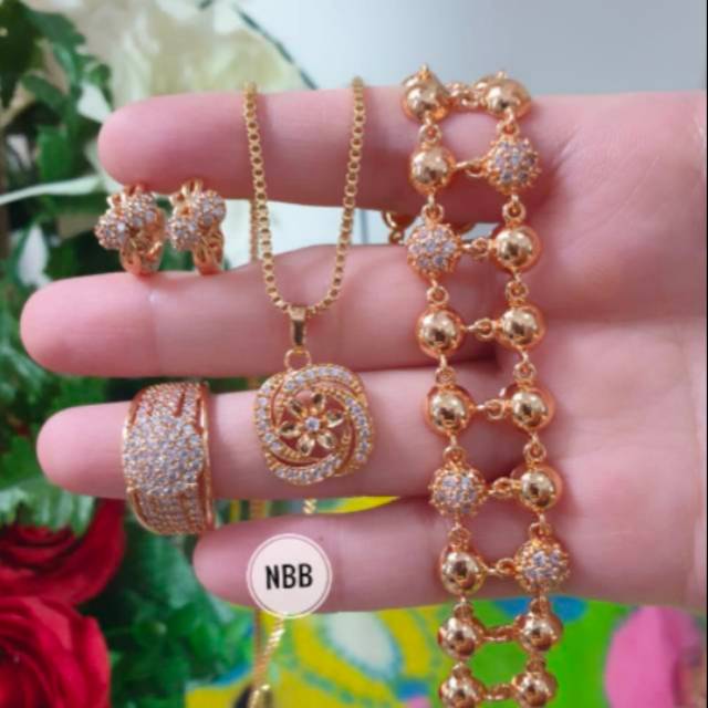 perhiasan xuping set lapis emas