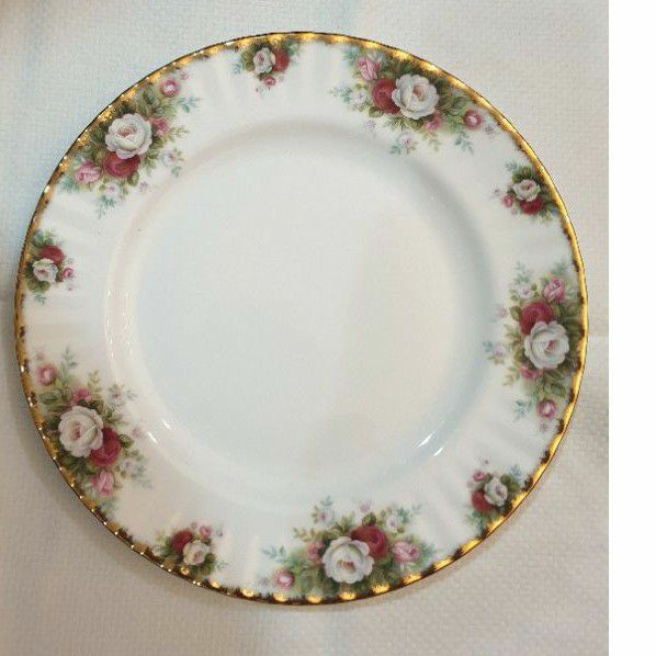 Royal Albert - Celebration - plate 27 cm.