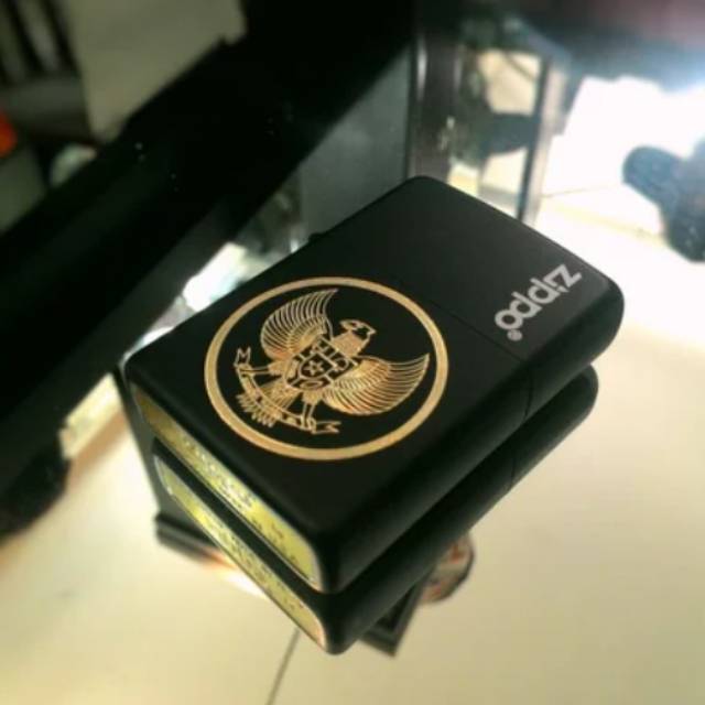 zippo  custom timnas indonesia hitam