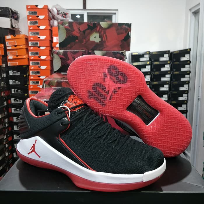 Terbaru  sepatu basket nike air jordan 32 AJ 32 XXXII LOW Bred  Limited