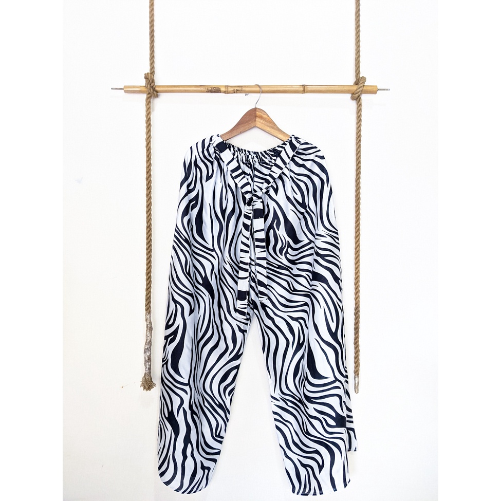 Celana Tidur Kulot Super Jumbo Bahan Rayon Big Size Wanita Premium Murah OOTD Celana Panjang Daily Cullote Tie Dye Shibori Kulot Panjang Wanita Pria XXL-Black zebra