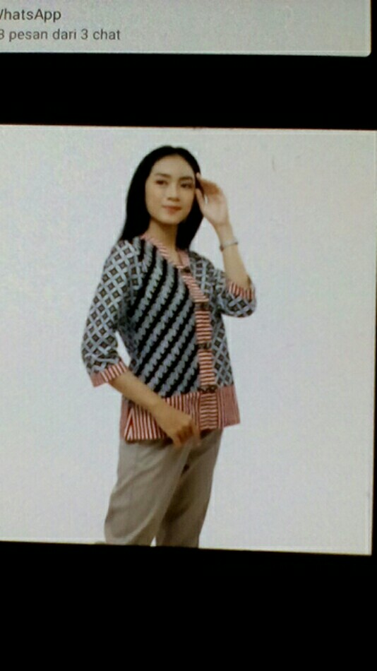 Batik Wanita Atasan Blouse Modern Trendy Warna Hitam Kombinasi Merah By Batik Dua Putri Collection