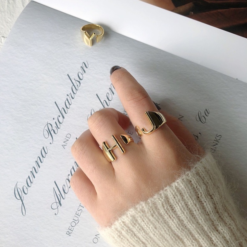 Cincin Model Terbuka Adjustable Desain 26 Huruf Inggris Gaya Retro Eropa Amerika Untuk Pasangan
