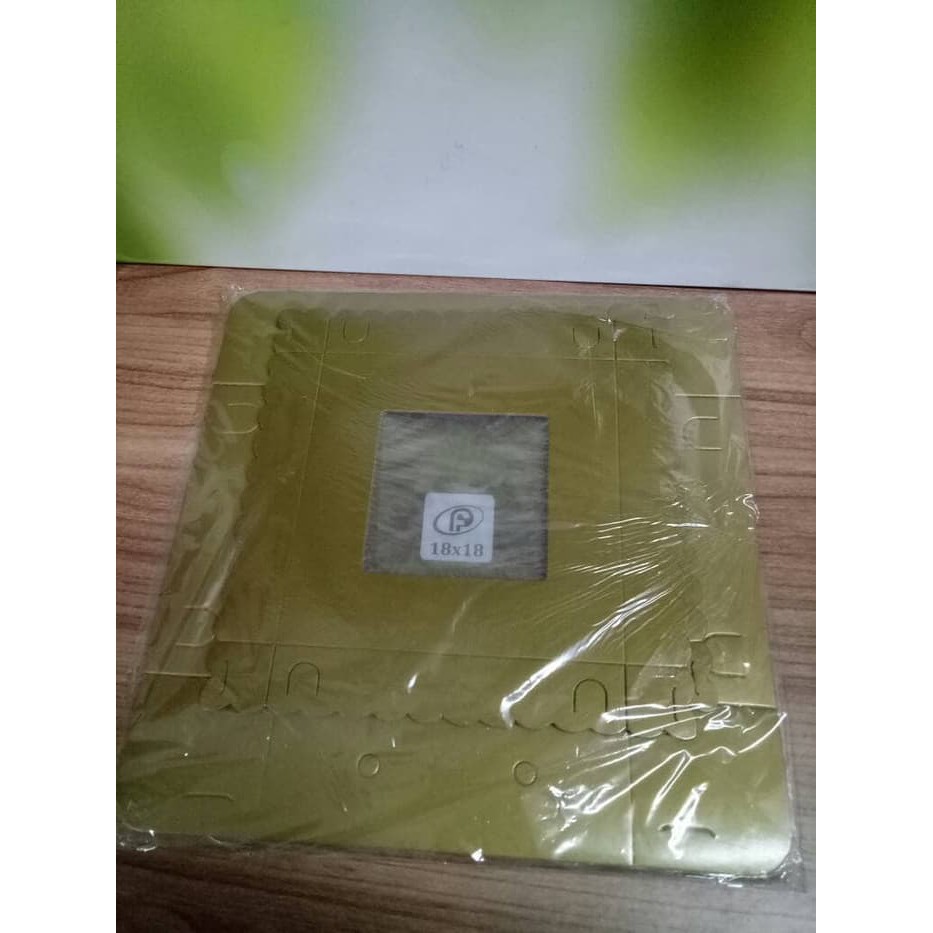 

Terjual BOX/DUS CAKE GOLD UK 18CM DUS KUE EMAS TUTUP MIKA Promo