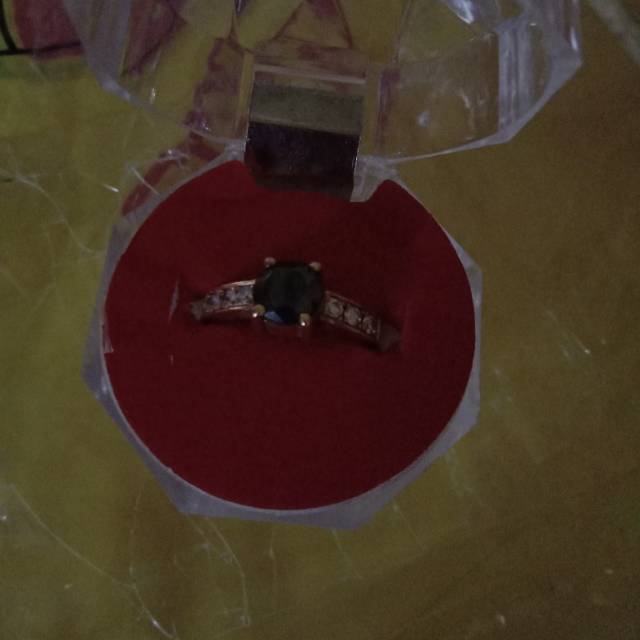 Cincin Emas Black Diamond