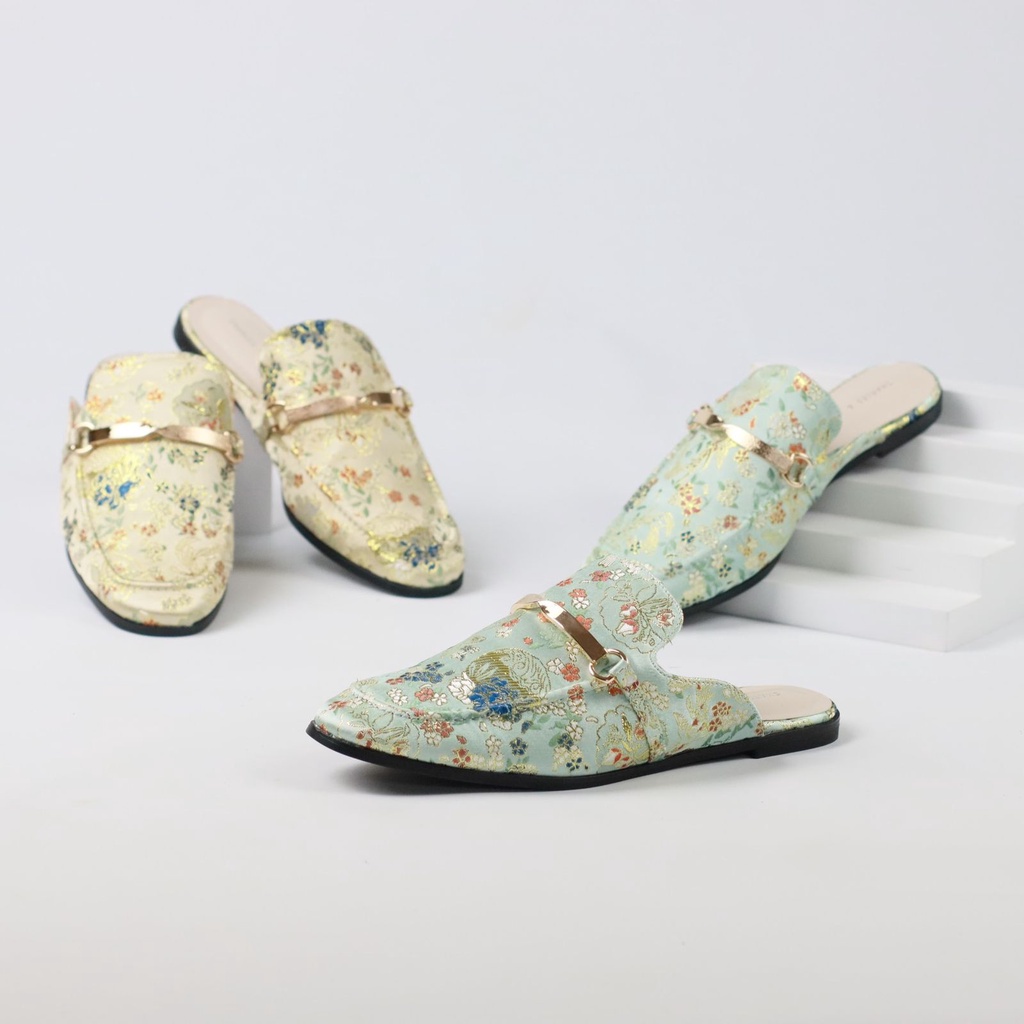 [7.7 Boombastis Sale⚡] - SEPATU WANITA CKS493 CK FLOWER SLIP ON WITH ACCENT PREMIUM IMPORT