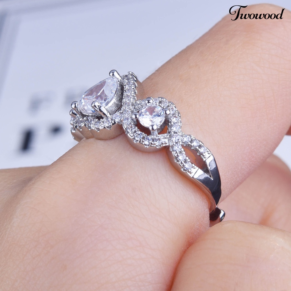 Cincin Berlian Imitasi Model Hollow Bahan Tembaga Untuk Wanita