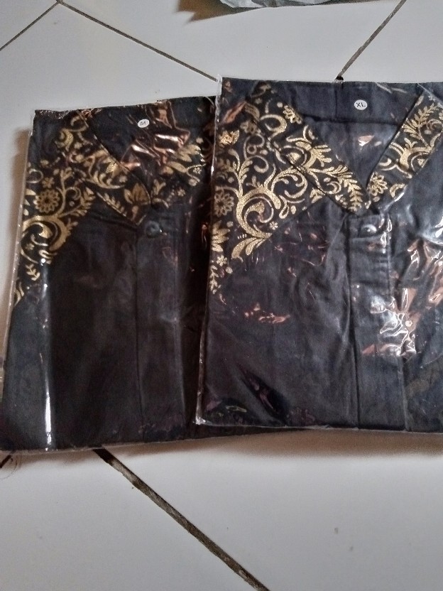 Hem Monteli Kemeja Atasan Pria Lengan Pendek Kemeja Polos Casual Slimfit Putih Hitam Maron