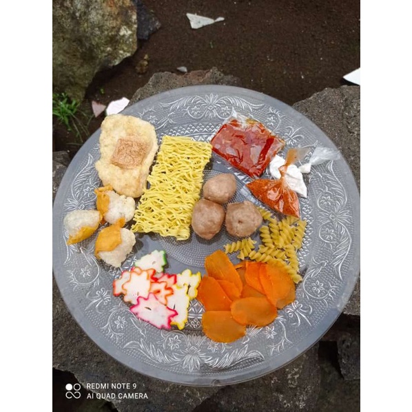 

seblak toping bakso/sosis