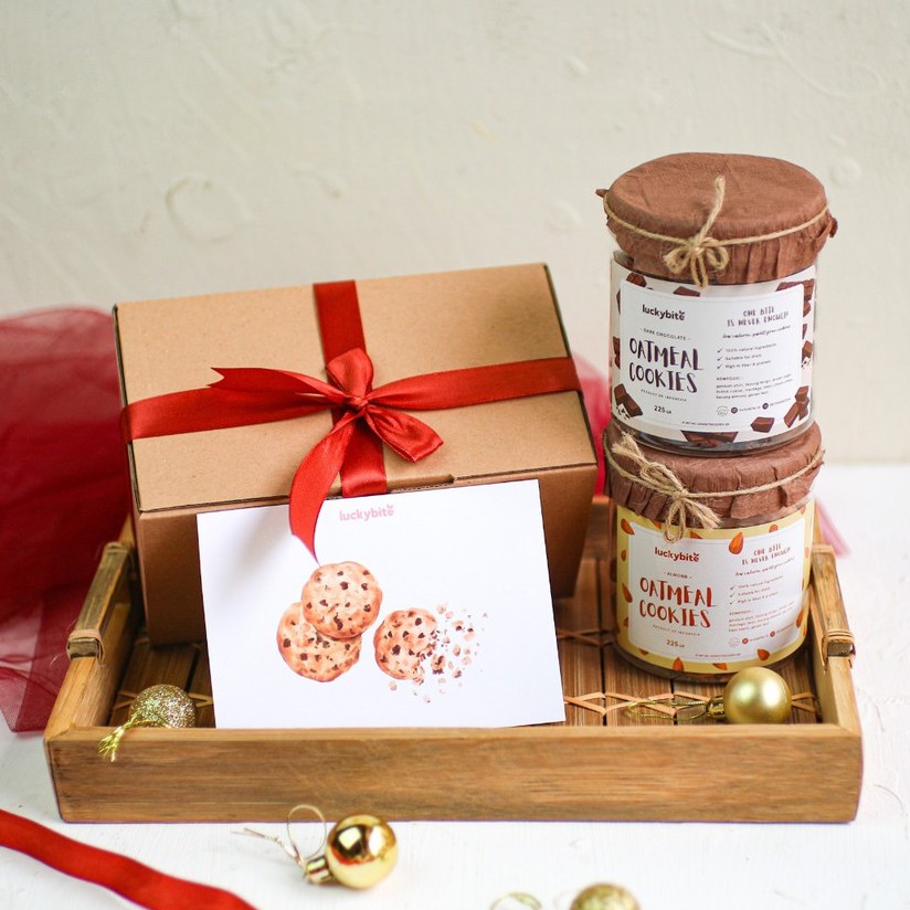 Hampers / Gift Box / Kado - Oatmeal Cookies 2 Jar + FREE Greeting Card + Pita + Bubble Wrap | LUCKYBITE