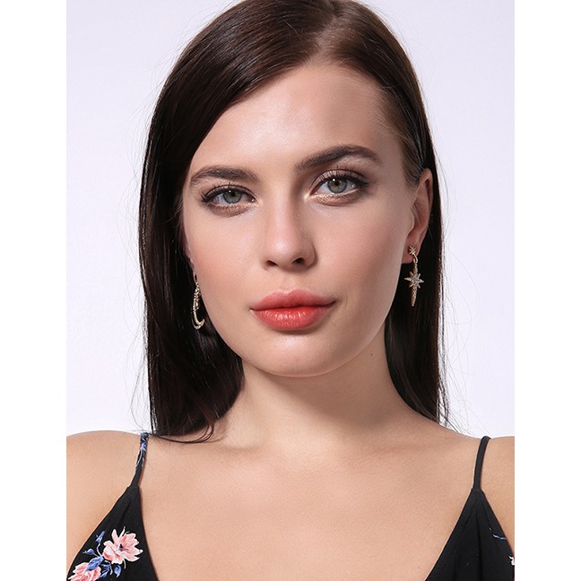 LRC Anting Fashion Gold Ear Clip 925 Silver Needle Alloy Diamond F5207x