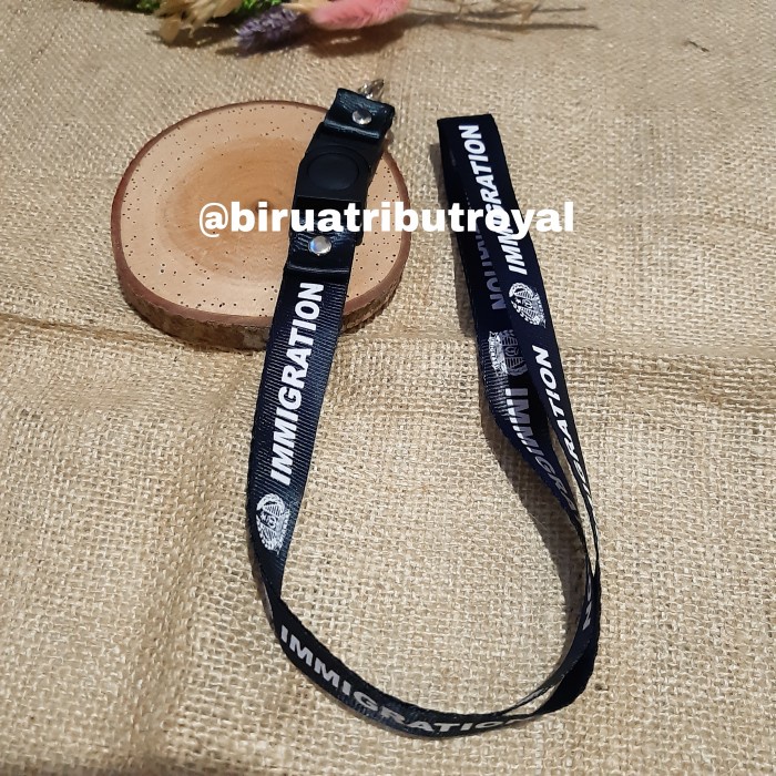 

Gilaa!!! Tali Id Card Imigrasi Hitam Terlaris