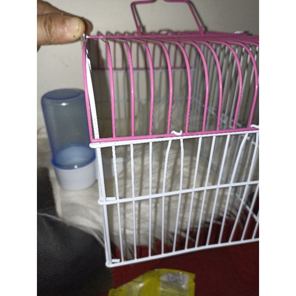 Mini Dispenser Untuk Hamster, Gerbil, dan Sejenisnya