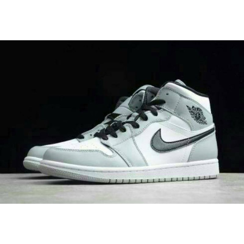 AIR JORDAN 1 MID LIGHT SMOKE GREY